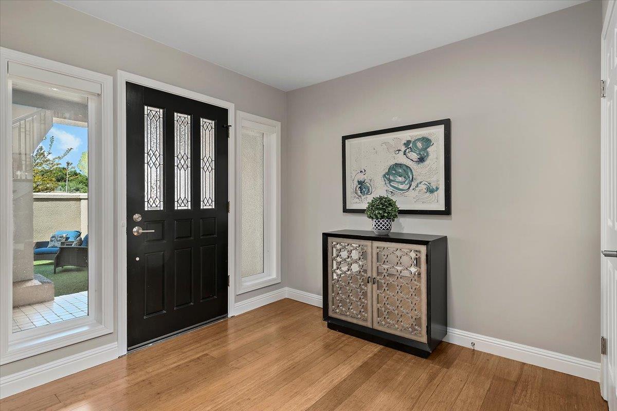 Detail Gallery Image 4 of 36 For 11 Mayflower Ln #242,  San Carlos,  CA 94070 - 3 Beds | 2/1 Baths
