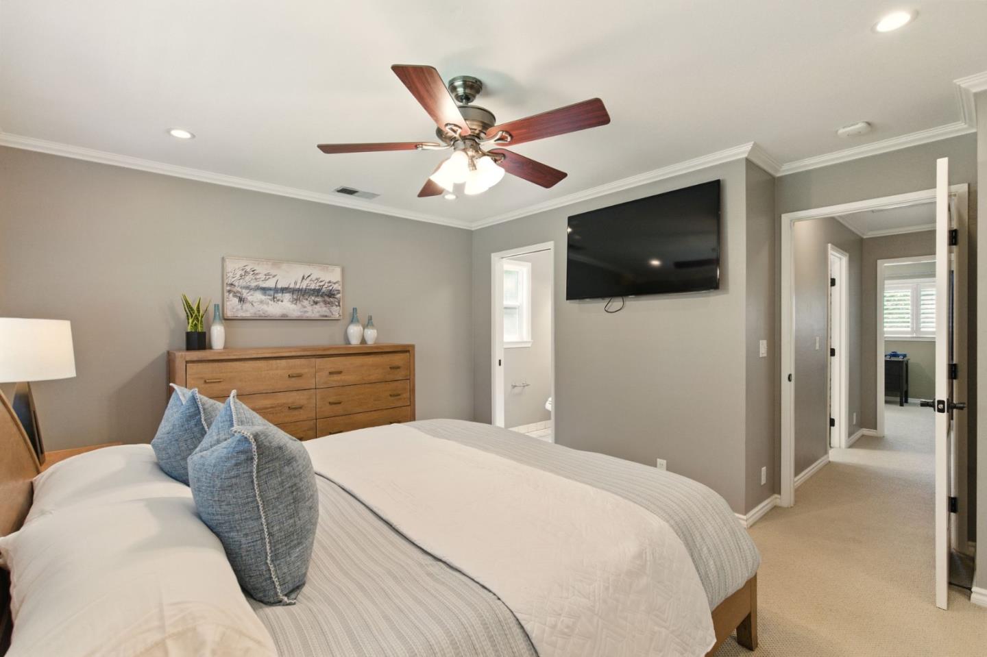Detail Gallery Image 18 of 38 For 1142 S Genevieve Ln, San Jose,  CA 95128 - 4 Beds | 2 Baths