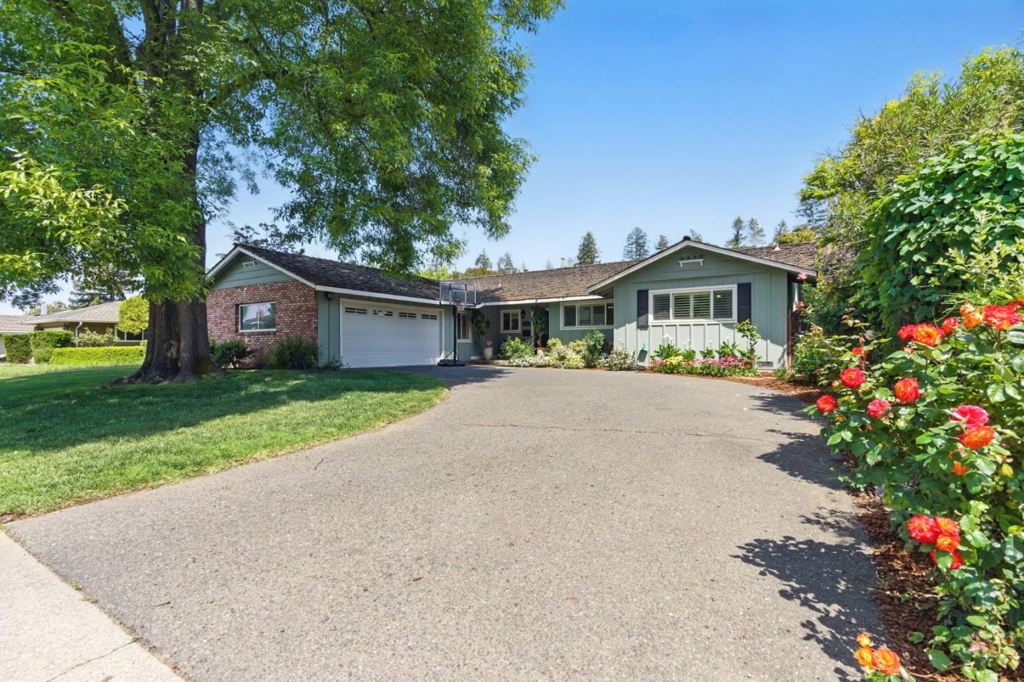 Detail Gallery Image 2 of 38 For 1142 S Genevieve Ln, San Jose,  CA 95128 - 4 Beds | 2 Baths