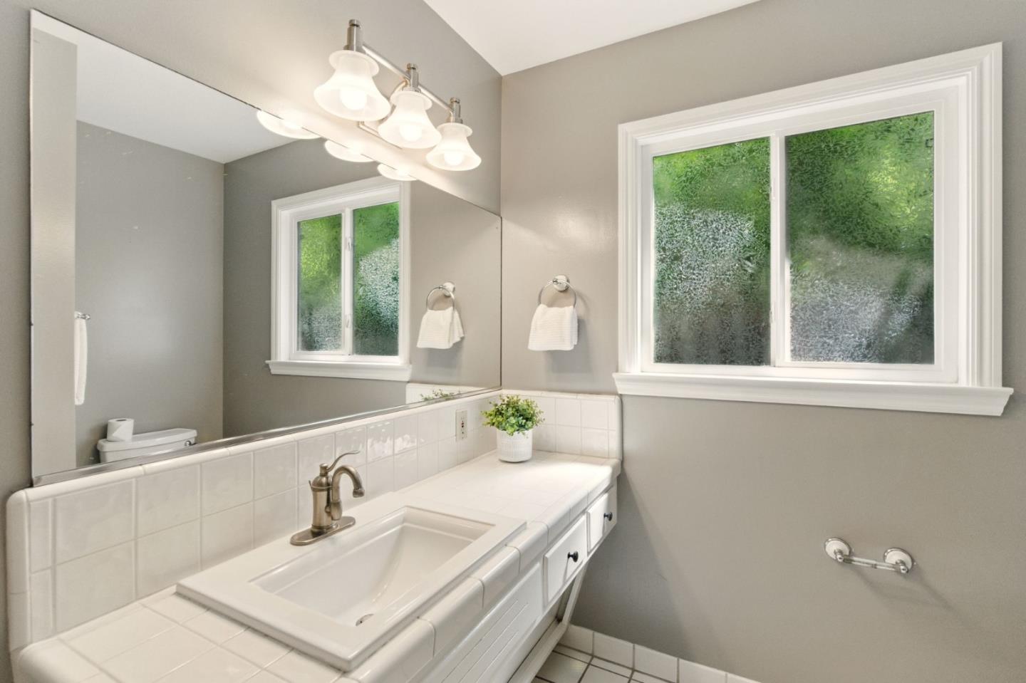 Detail Gallery Image 29 of 38 For 1142 S Genevieve Ln, San Jose,  CA 95128 - 4 Beds | 2 Baths