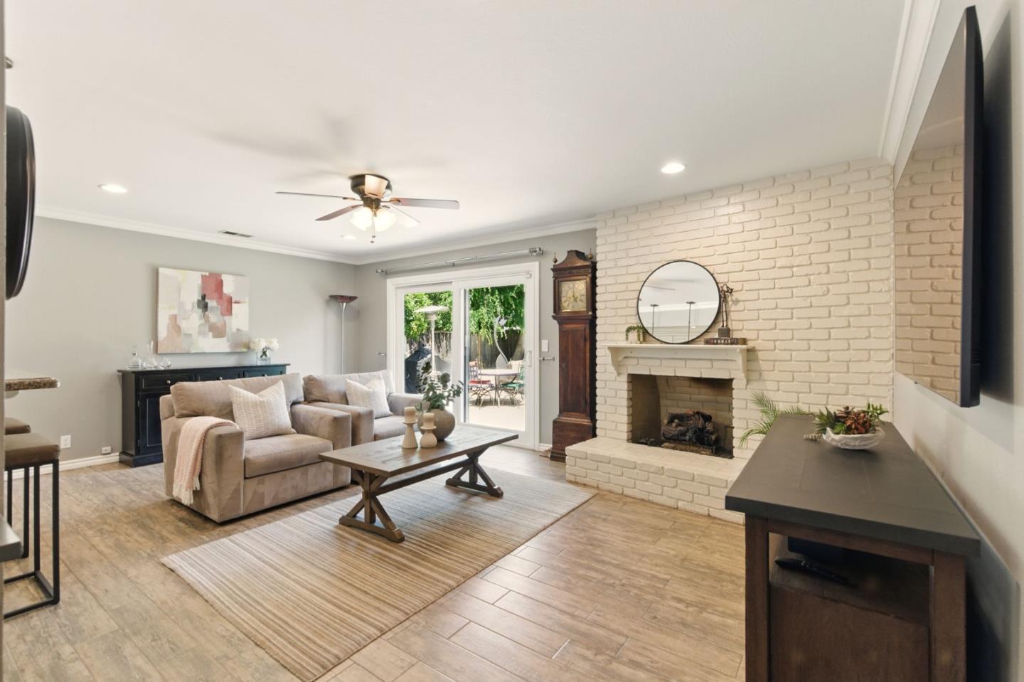 Detail Gallery Image 5 of 38 For 1142 S Genevieve Ln, San Jose,  CA 95128 - 4 Beds | 2 Baths