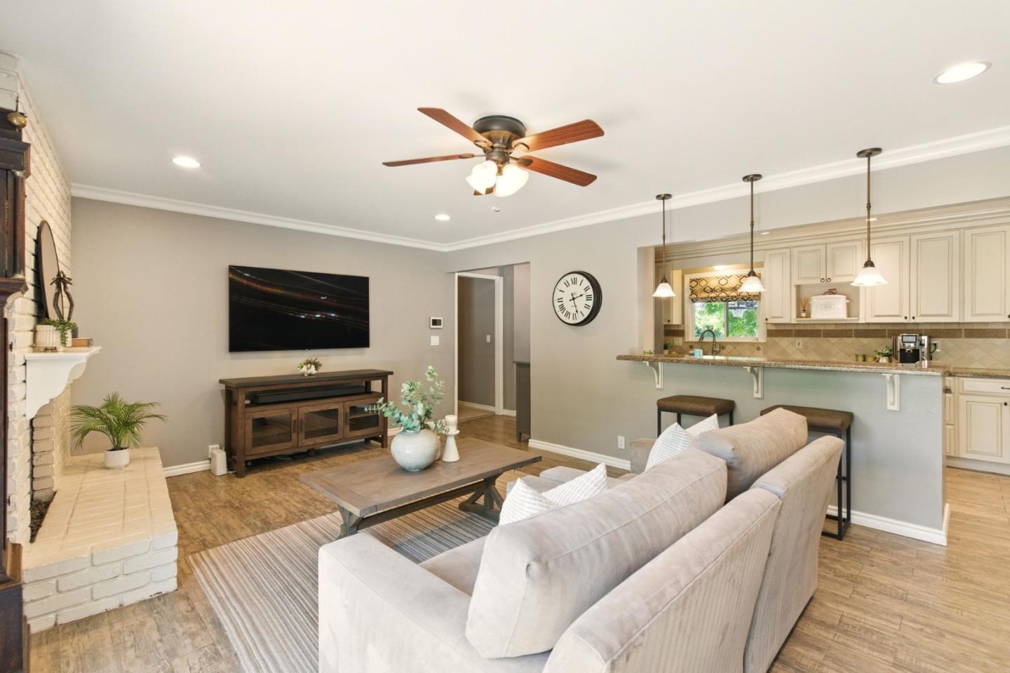 Detail Gallery Image 6 of 38 For 1142 S Genevieve Ln, San Jose,  CA 95128 - 4 Beds | 2 Baths