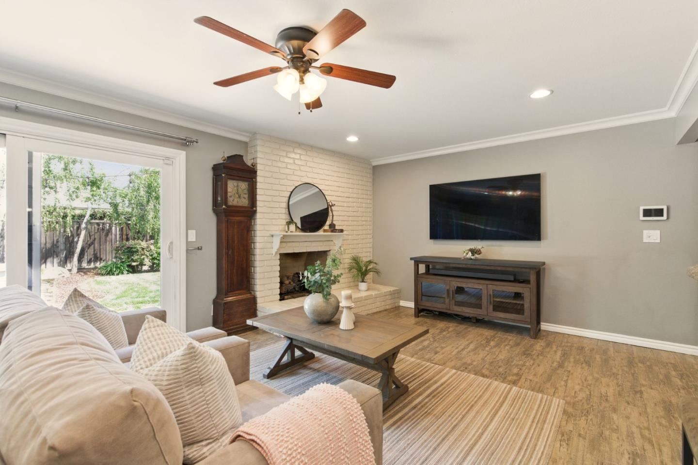 Detail Gallery Image 7 of 38 For 1142 S Genevieve Ln, San Jose,  CA 95128 - 4 Beds | 2 Baths