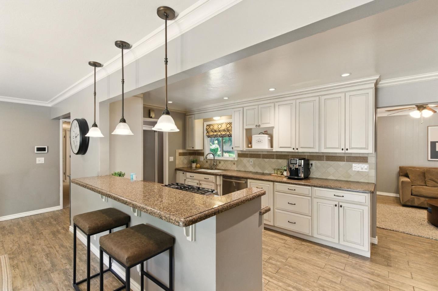 Detail Gallery Image 9 of 38 For 1142 S Genevieve Ln, San Jose,  CA 95128 - 4 Beds | 2 Baths