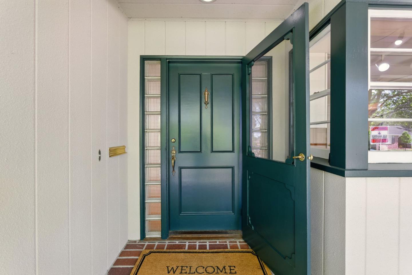 Detail Gallery Image 6 of 45 For 631 Columbia Dr, San Mateo,  CA 94402 - 3 Beds | 2 Baths