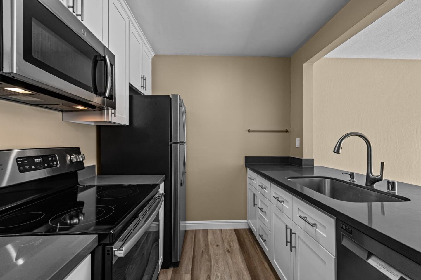 Detail Gallery Image 11 of 40 For 1550 Frontera Way #319,  Millbrae,  CA 94030 - 1 Beds | 1 Baths