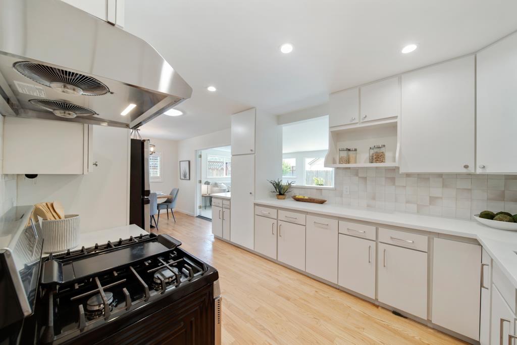 Detail Gallery Image 15 of 47 For 1160 Balboa Way, Pacifica,  CA 94044 - 3 Beds | 2 Baths