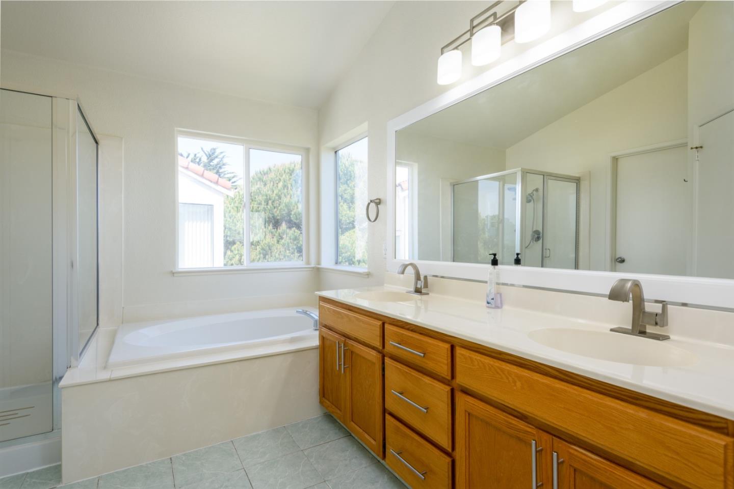 Detail Gallery Image 14 of 26 For 82 Belhaven Court, Daly City,  CA 94015 - 6 Beds | 3 Baths