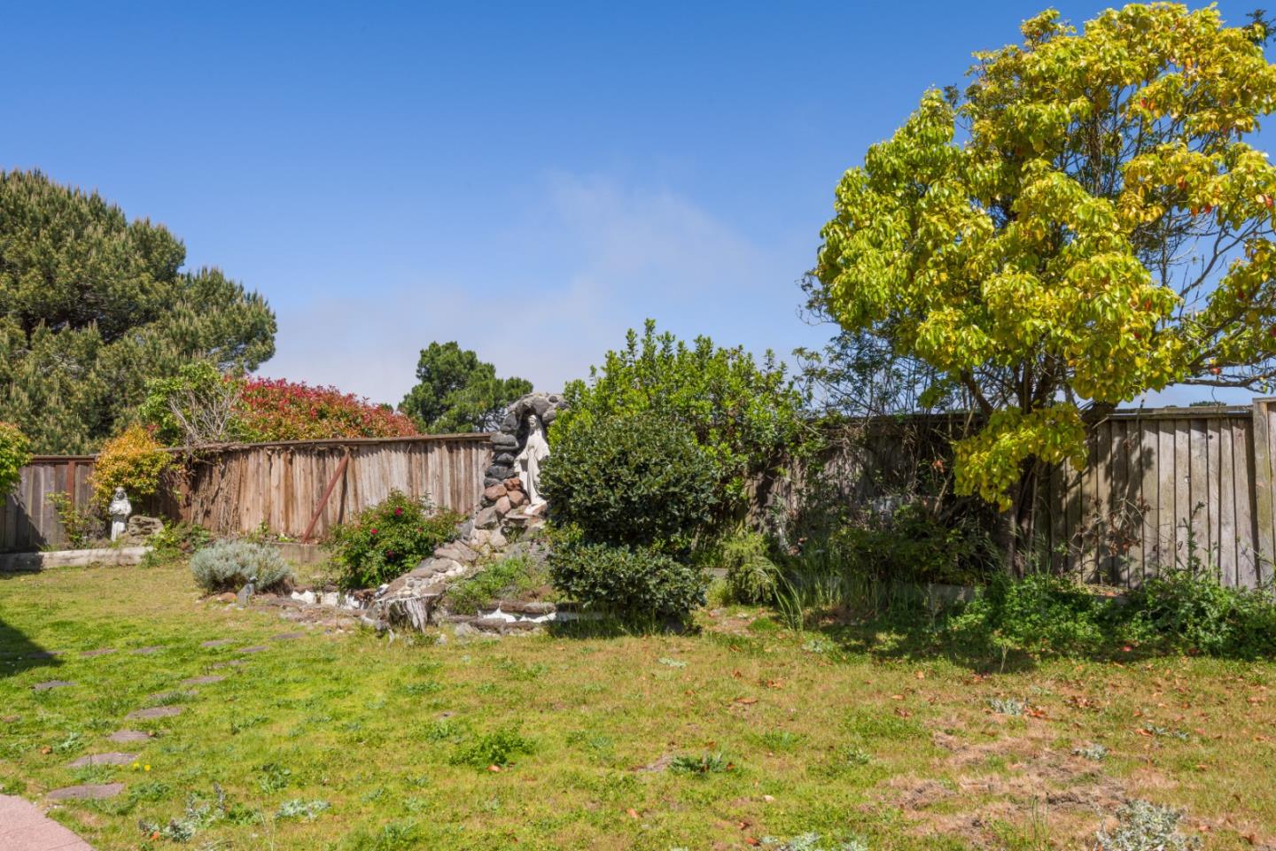 Detail Gallery Image 26 of 26 For 82 Belhaven Court, Daly City,  CA 94015 - 6 Beds | 3 Baths