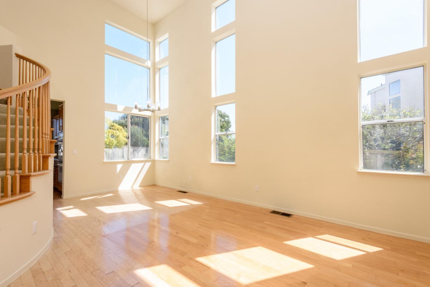 Detail Gallery Image 3 of 26 For 82 Belhaven Court, Daly City,  CA 94015 - 6 Beds | 3 Baths