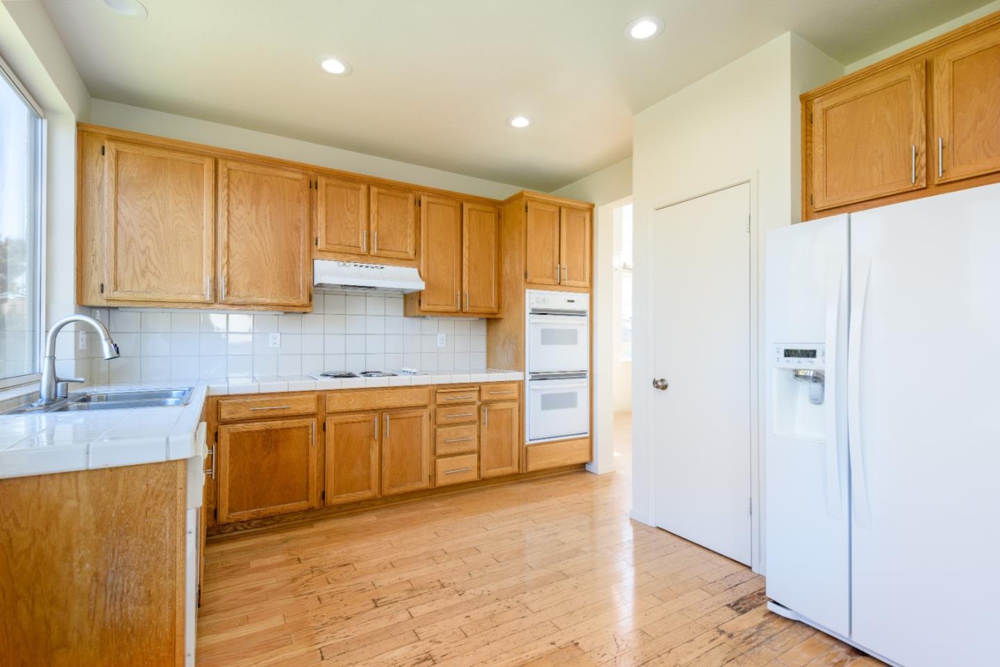 Detail Gallery Image 7 of 26 For 82 Belhaven Court, Daly City,  CA 94015 - 6 Beds | 3 Baths