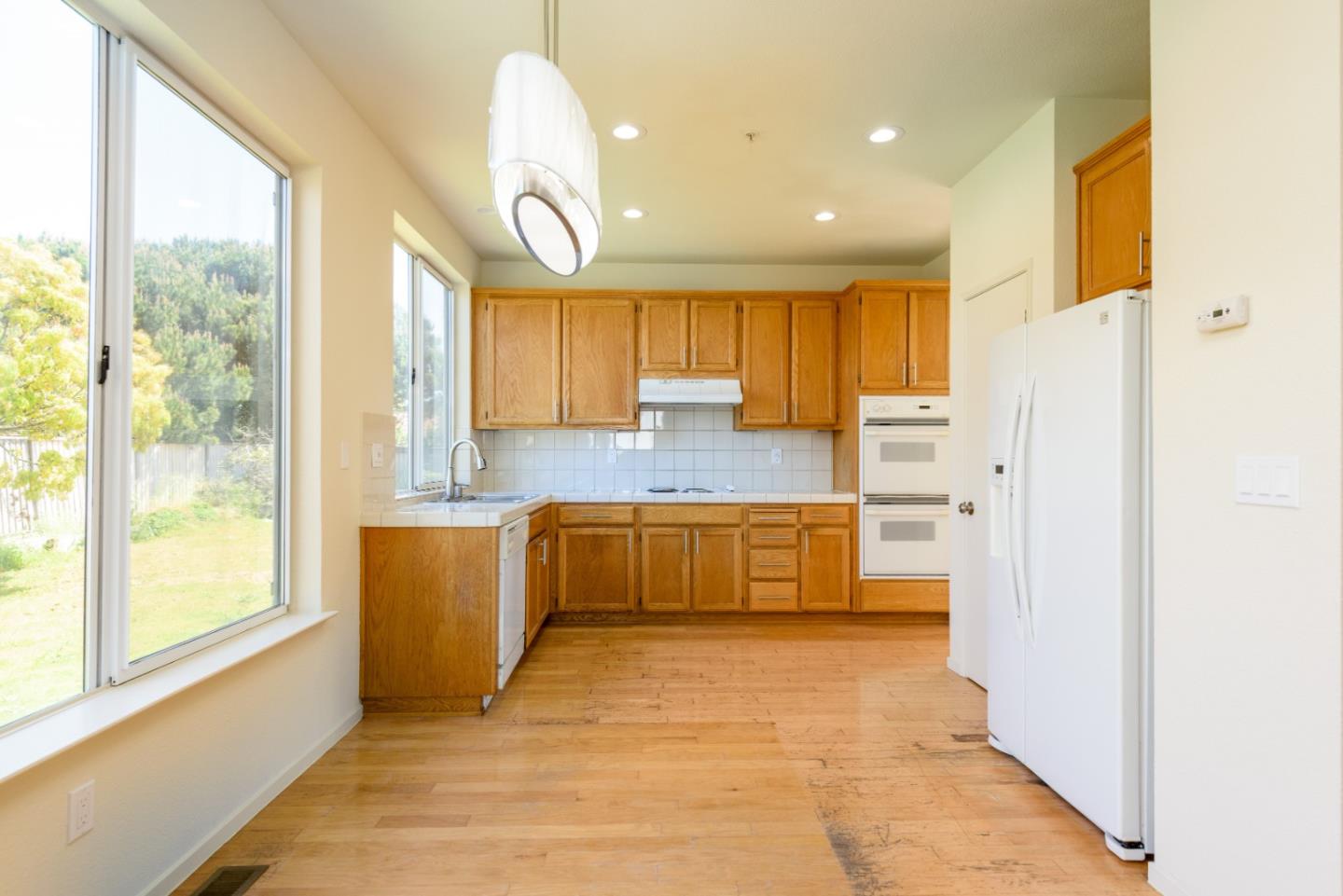 Detail Gallery Image 8 of 26 For 82 Belhaven Court, Daly City,  CA 94015 - 6 Beds | 3 Baths