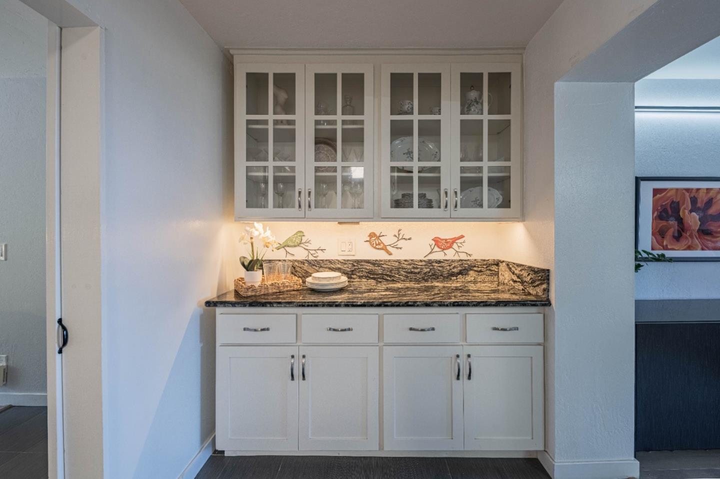 Detail Gallery Image 13 of 36 For 1105 Golden Oaks Ln, Monterey,  CA 93940 - 2 Beds | 2 Baths