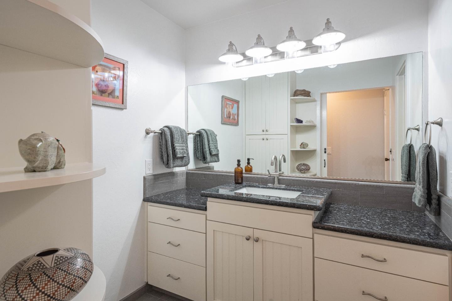 Detail Gallery Image 26 of 36 For 1105 Golden Oaks Ln, Monterey,  CA 93940 - 2 Beds | 2 Baths