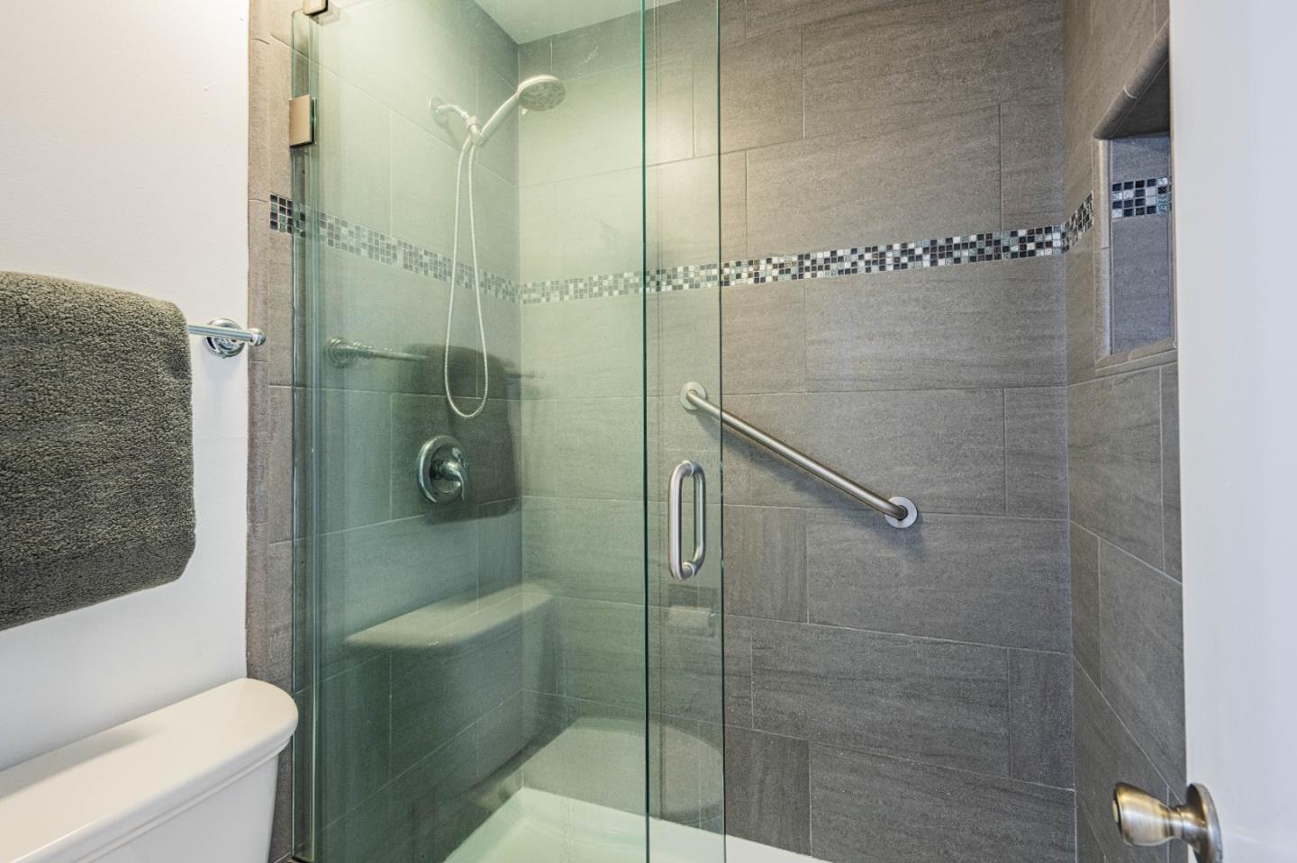 Detail Gallery Image 27 of 36 For 1105 Golden Oaks Ln, Monterey,  CA 93940 - 2 Beds | 2 Baths