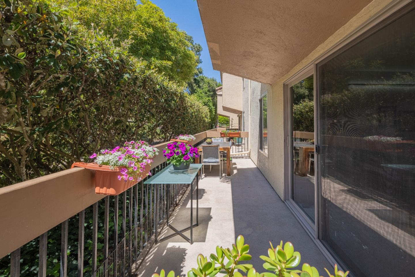 Detail Gallery Image 28 of 36 For 1105 Golden Oaks Ln, Monterey,  CA 93940 - 2 Beds | 2 Baths