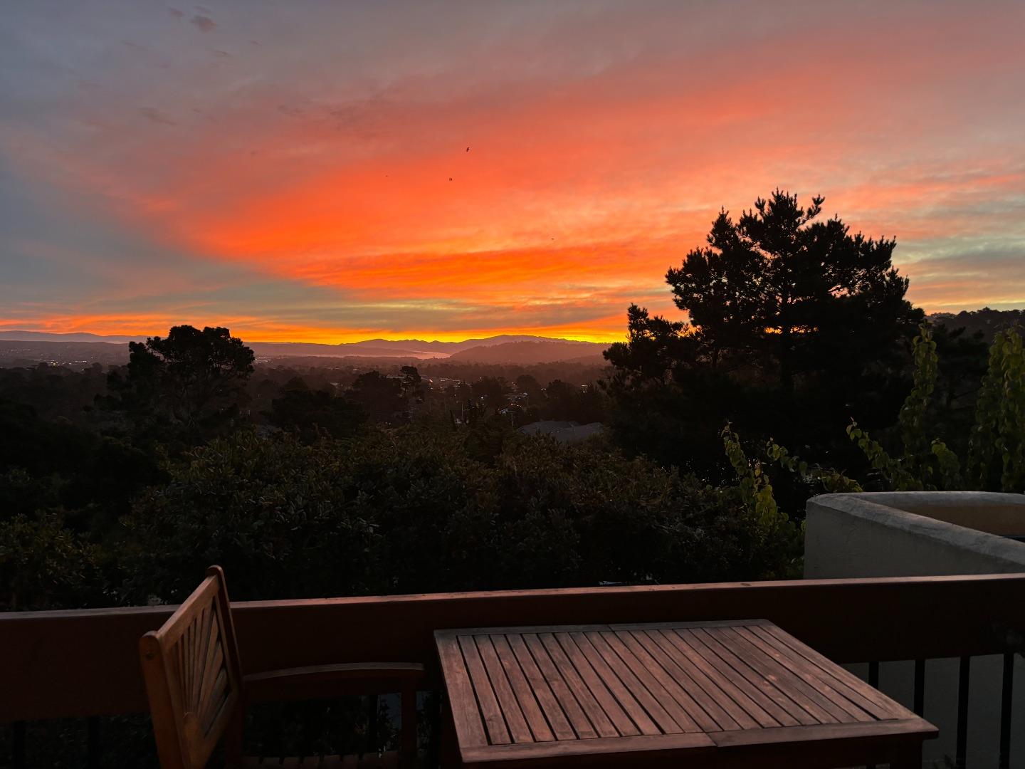 Detail Gallery Image 34 of 36 For 1105 Golden Oaks Ln, Monterey,  CA 93940 - 2 Beds | 2 Baths