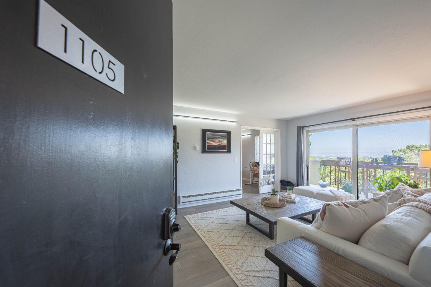 Detail Gallery Image 5 of 36 For 1105 Golden Oaks Ln, Monterey,  CA 93940 - 2 Beds | 2 Baths