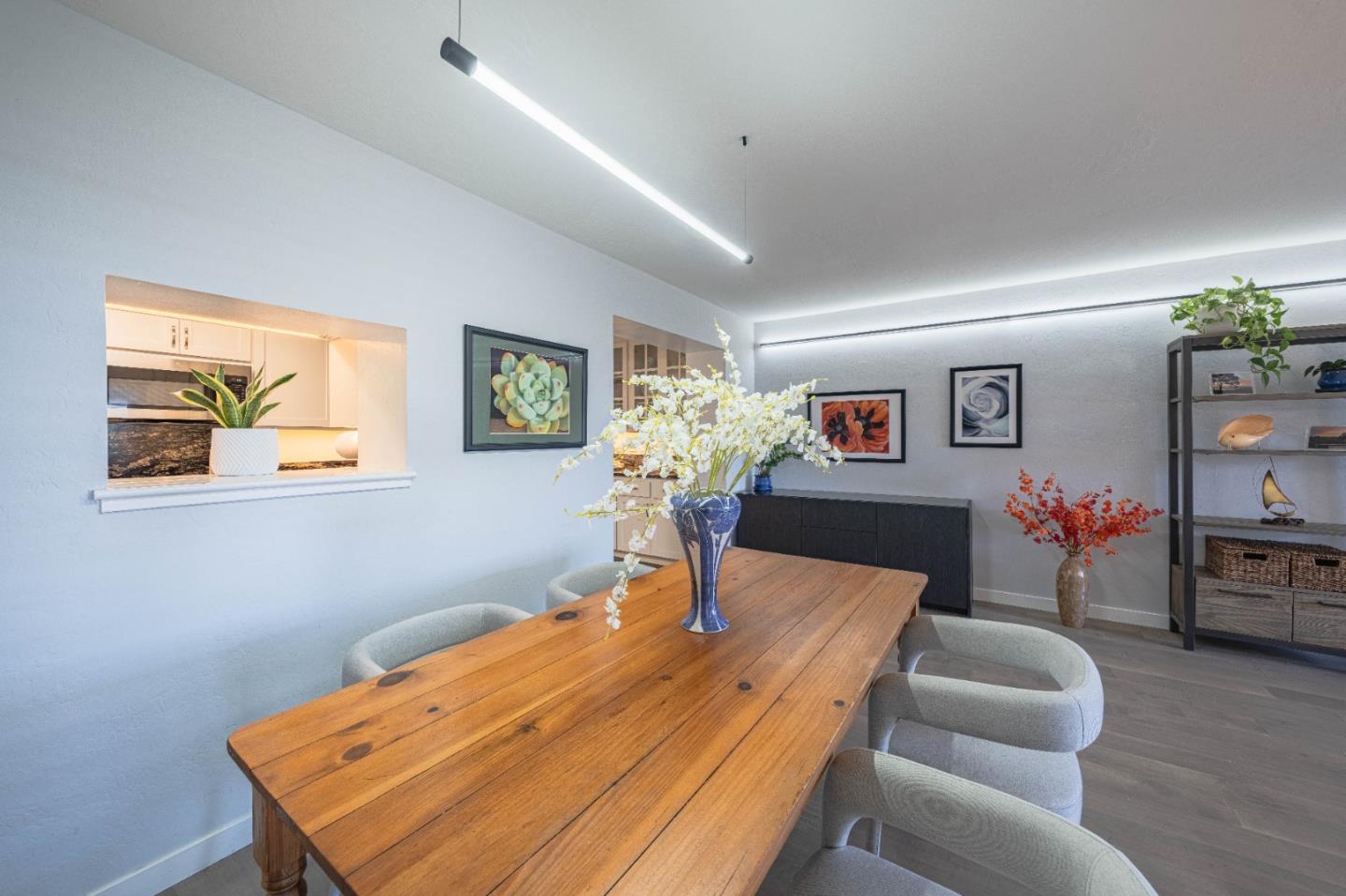 Detail Gallery Image 9 of 36 For 1105 Golden Oaks Ln, Monterey,  CA 93940 - 2 Beds | 2 Baths