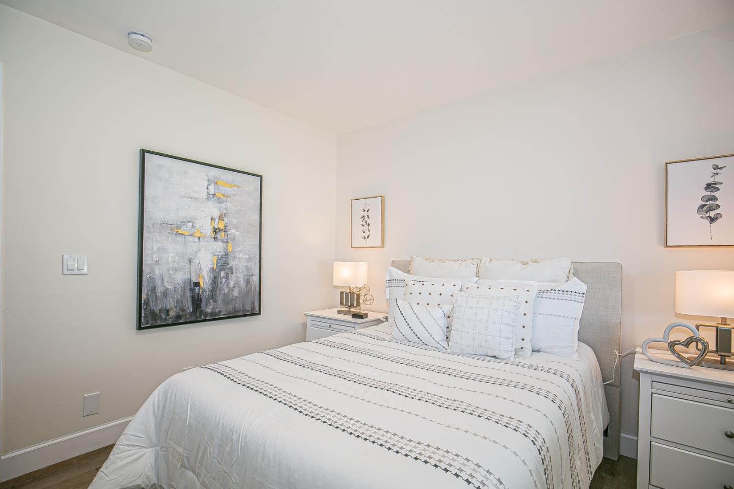 Detail Gallery Image 12 of 32 For 5796 Arapaho Dr, San Jose,  CA 95123 - 4 Beds | 2/1 Baths
