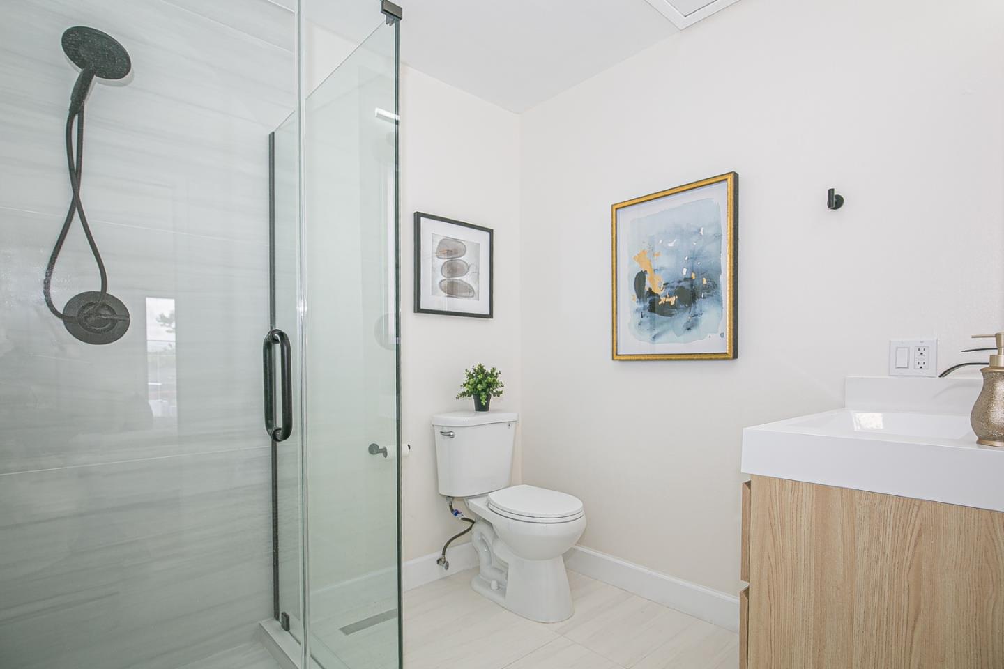 Detail Gallery Image 22 of 32 For 5796 Arapaho Dr, San Jose,  CA 95123 - 4 Beds | 2/1 Baths