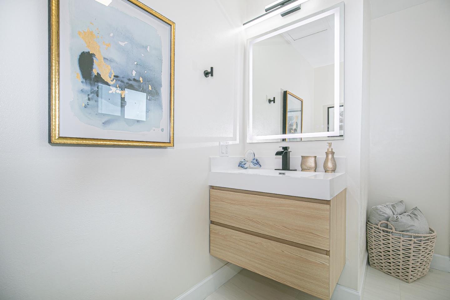 Detail Gallery Image 23 of 32 For 5796 Arapaho Dr, San Jose,  CA 95123 - 4 Beds | 2/1 Baths