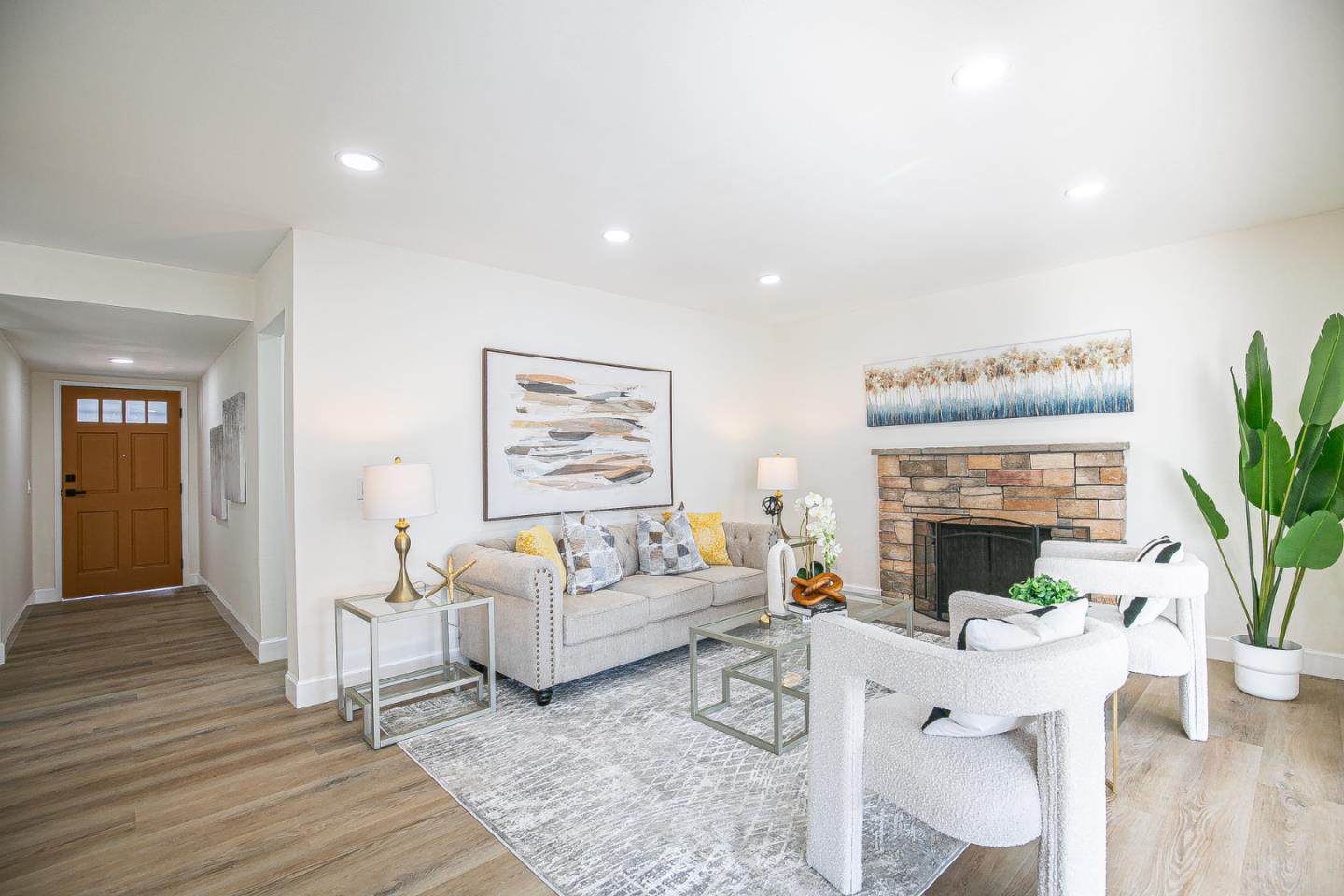 Detail Gallery Image 3 of 32 For 5796 Arapaho Dr, San Jose,  CA 95123 - 4 Beds | 2/1 Baths