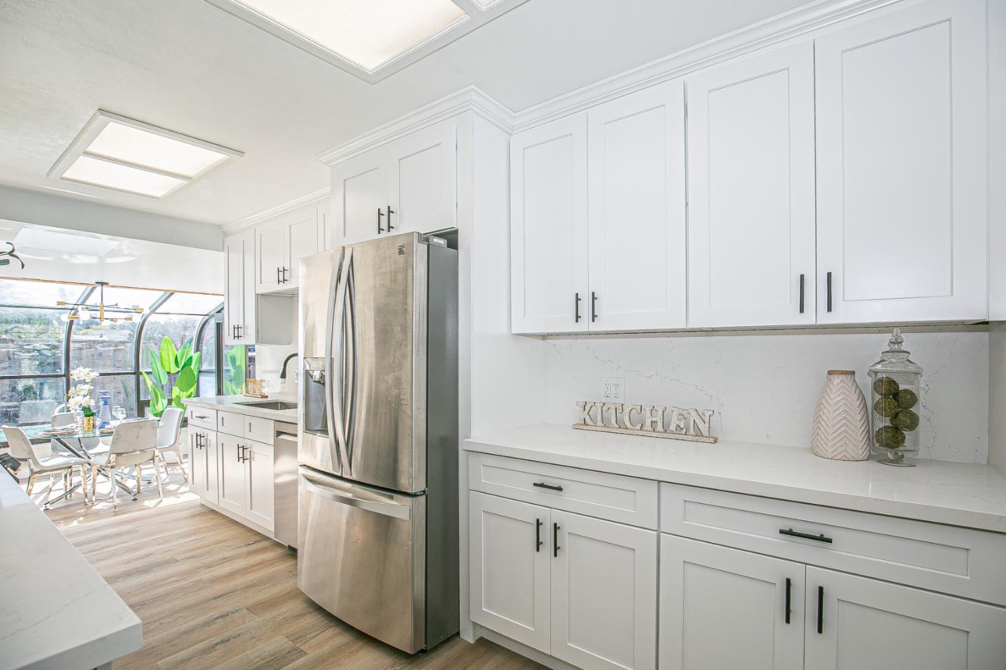 Detail Gallery Image 4 of 32 For 5796 Arapaho Dr, San Jose,  CA 95123 - 4 Beds | 2/1 Baths