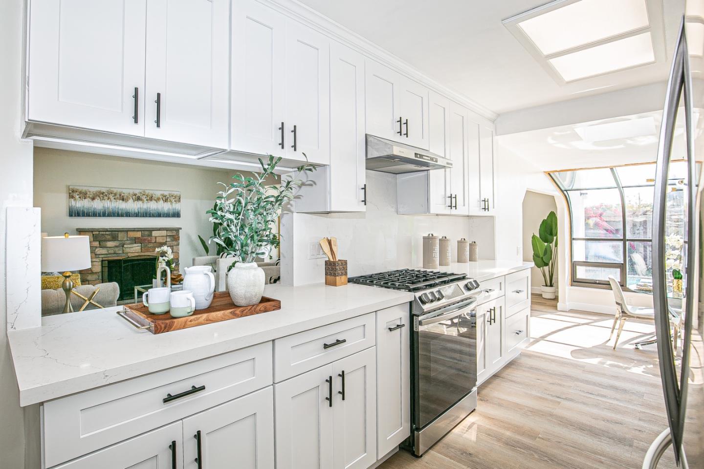 Detail Gallery Image 6 of 32 For 5796 Arapaho Dr, San Jose,  CA 95123 - 4 Beds | 2/1 Baths