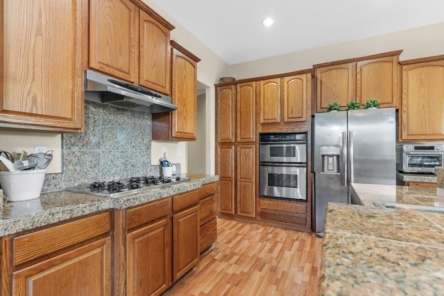 Detail Gallery Image 16 of 44 For 505 Porter Ct, Folsom,  CA 95630 - 3 Beds | 2 Baths
