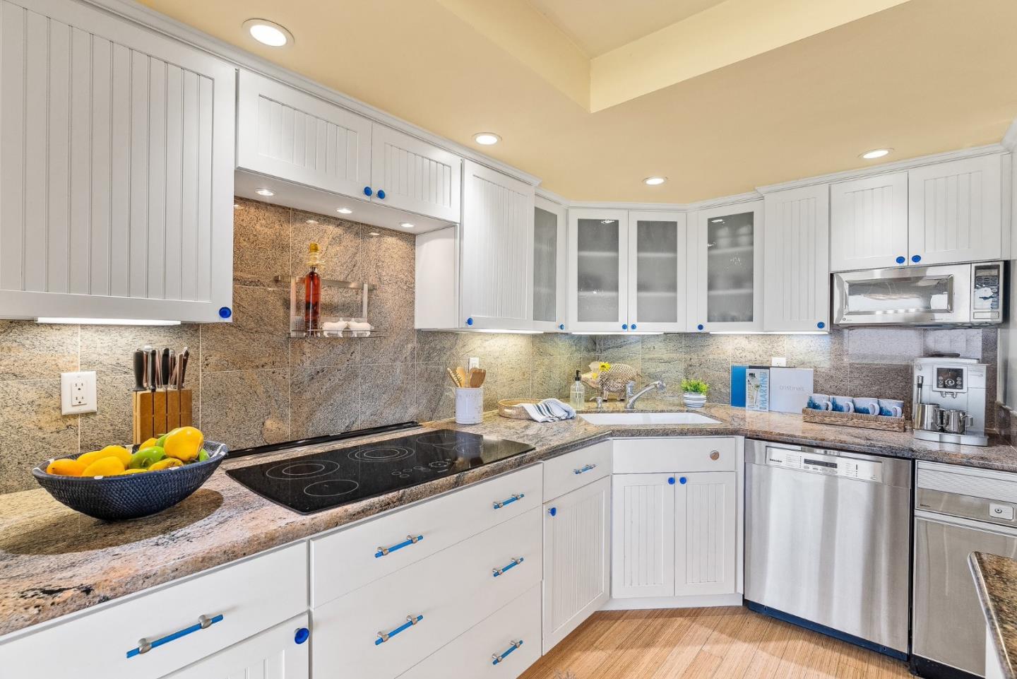 Detail Gallery Image 12 of 48 For 172 Monterey Dunes Way, Moss Landing,  CA 95039 - 5 Beds | 4 Baths