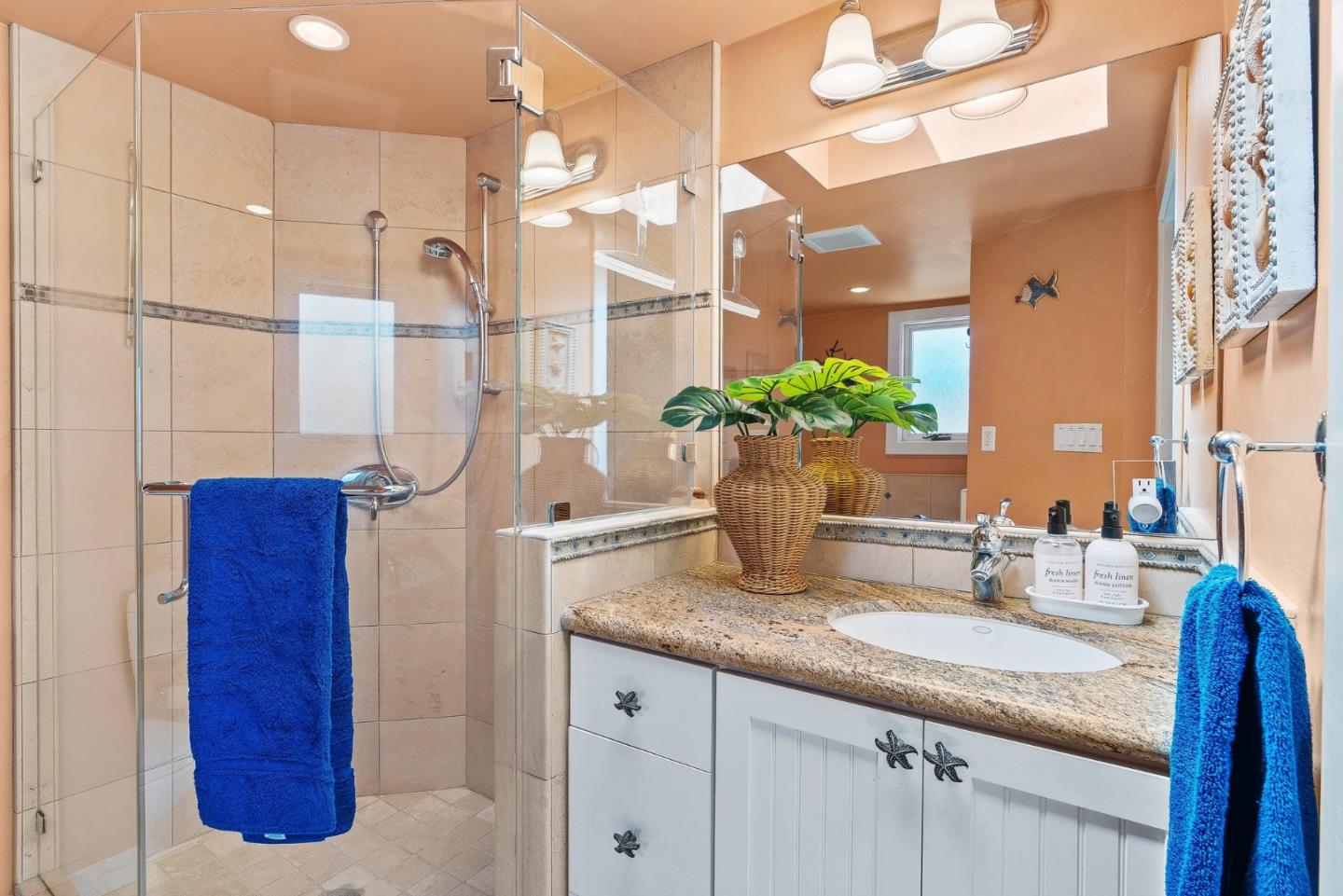 Detail Gallery Image 21 of 48 For 172 Monterey Dunes Way, Moss Landing,  CA 95039 - 5 Beds | 4 Baths