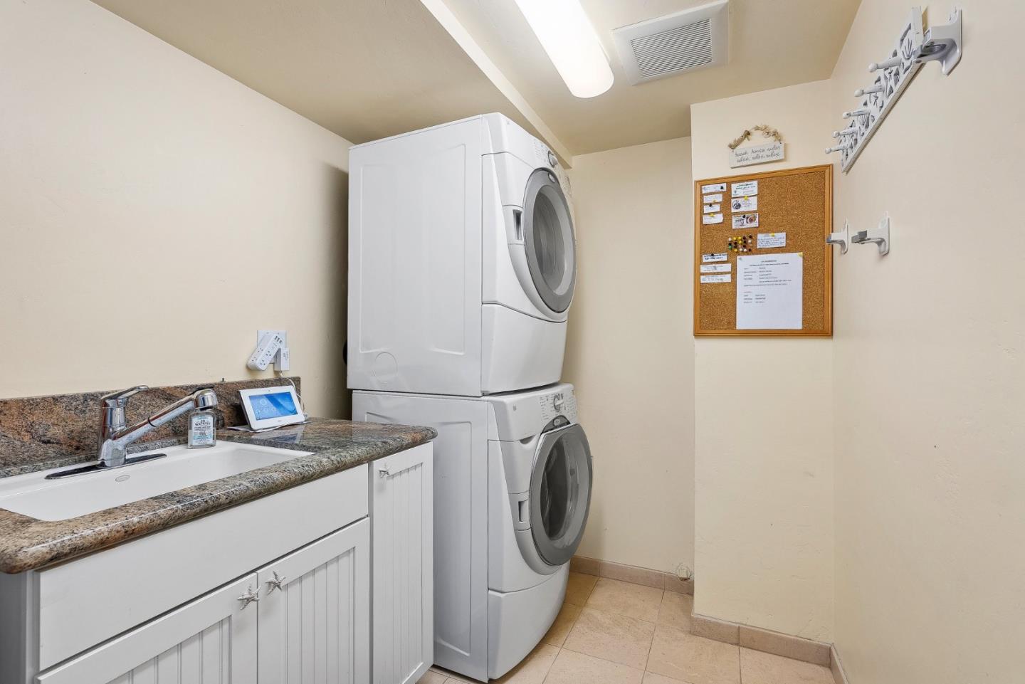 Detail Gallery Image 35 of 48 For 172 Monterey Dunes Way, Moss Landing,  CA 95039 - 5 Beds | 4 Baths