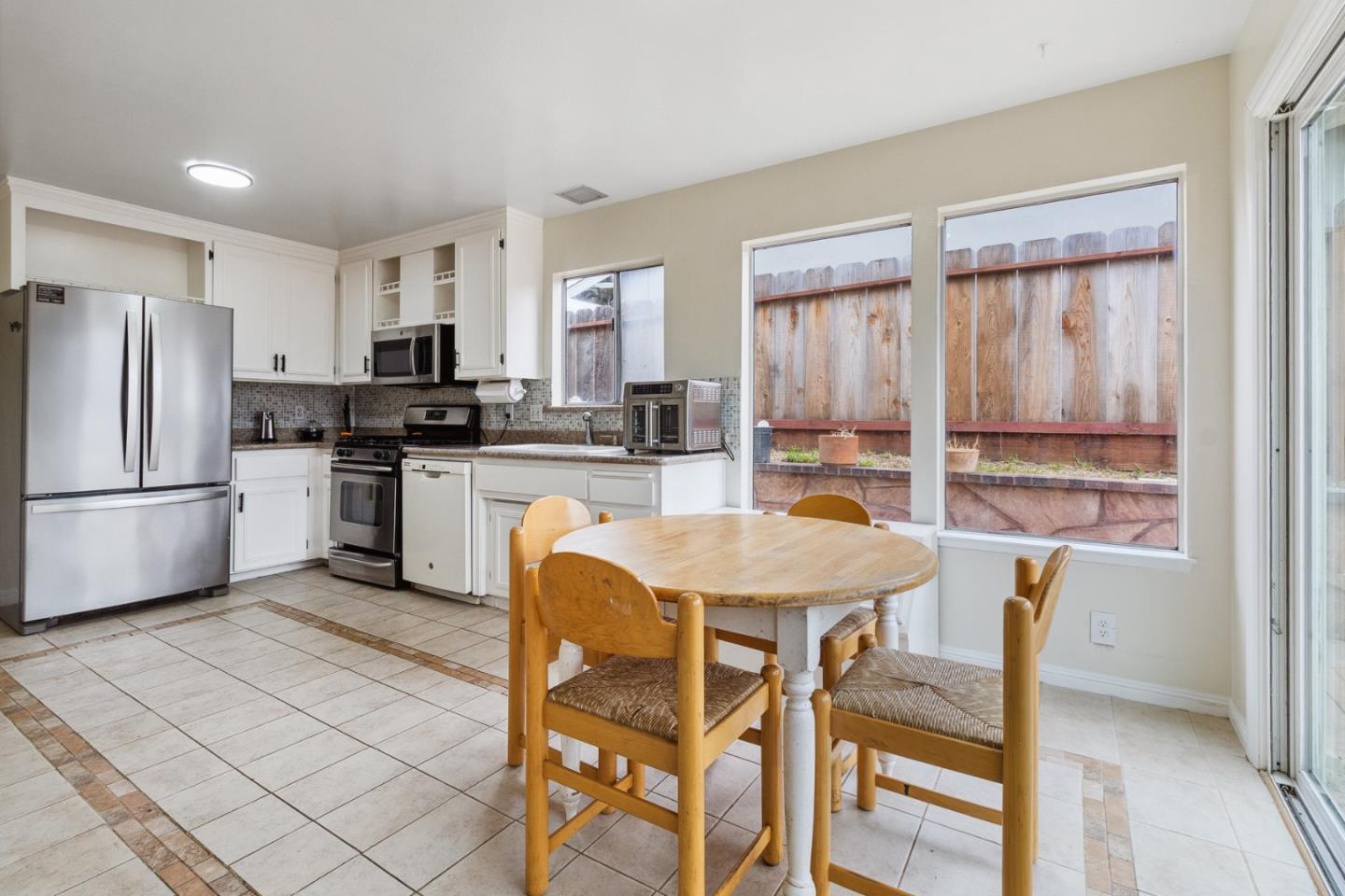 Detail Gallery Image 10 of 25 For 13047 Arthur St, Salinas,  CA 93906 - 3 Beds | 2 Baths