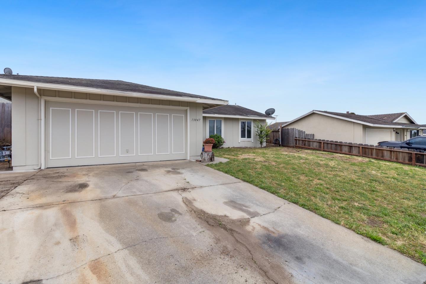 Detail Gallery Image 2 of 25 For 13047 Arthur St, Salinas,  CA 93906 - 3 Beds | 2 Baths