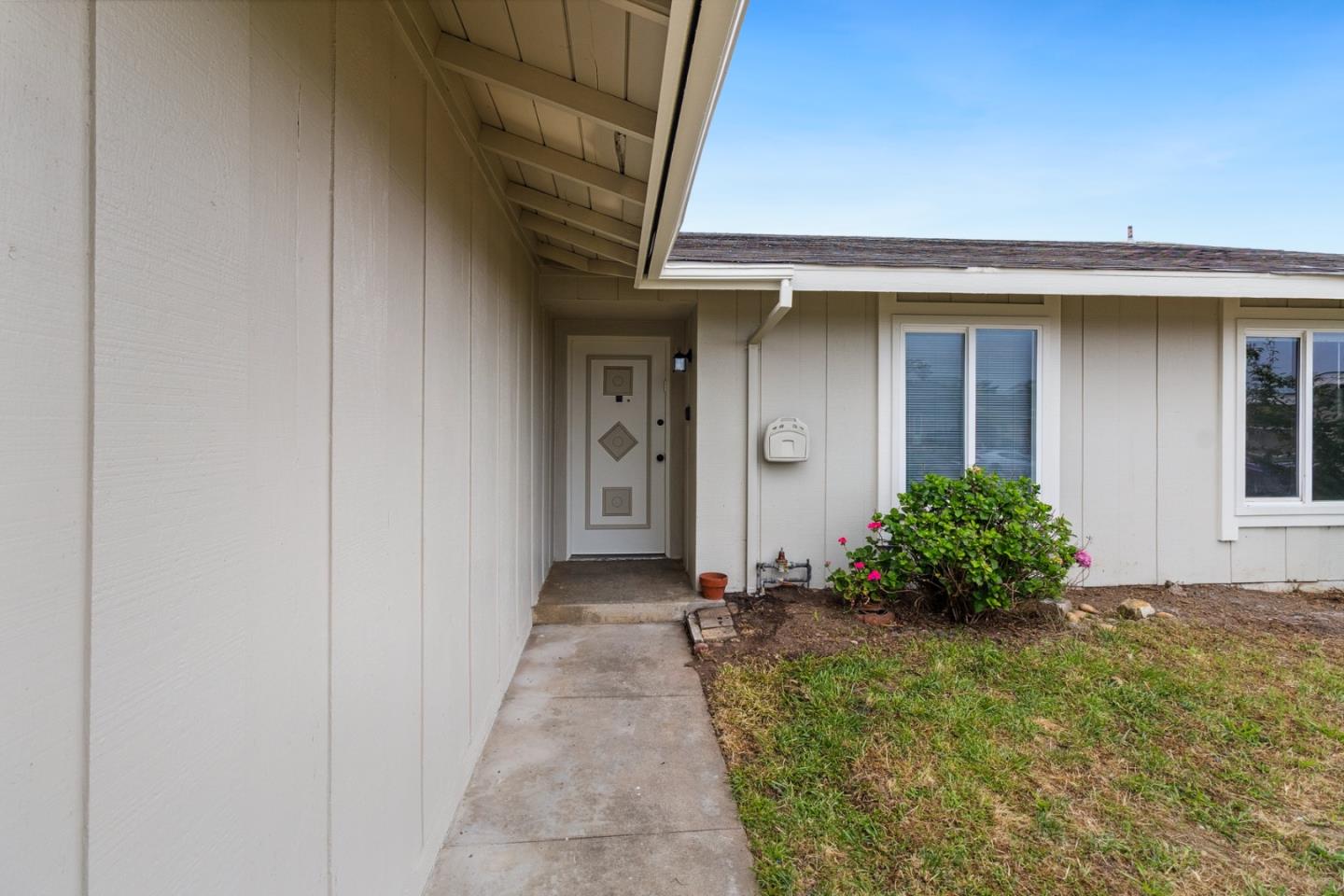 Detail Gallery Image 4 of 25 For 13047 Arthur St, Salinas,  CA 93906 - 3 Beds | 2 Baths
