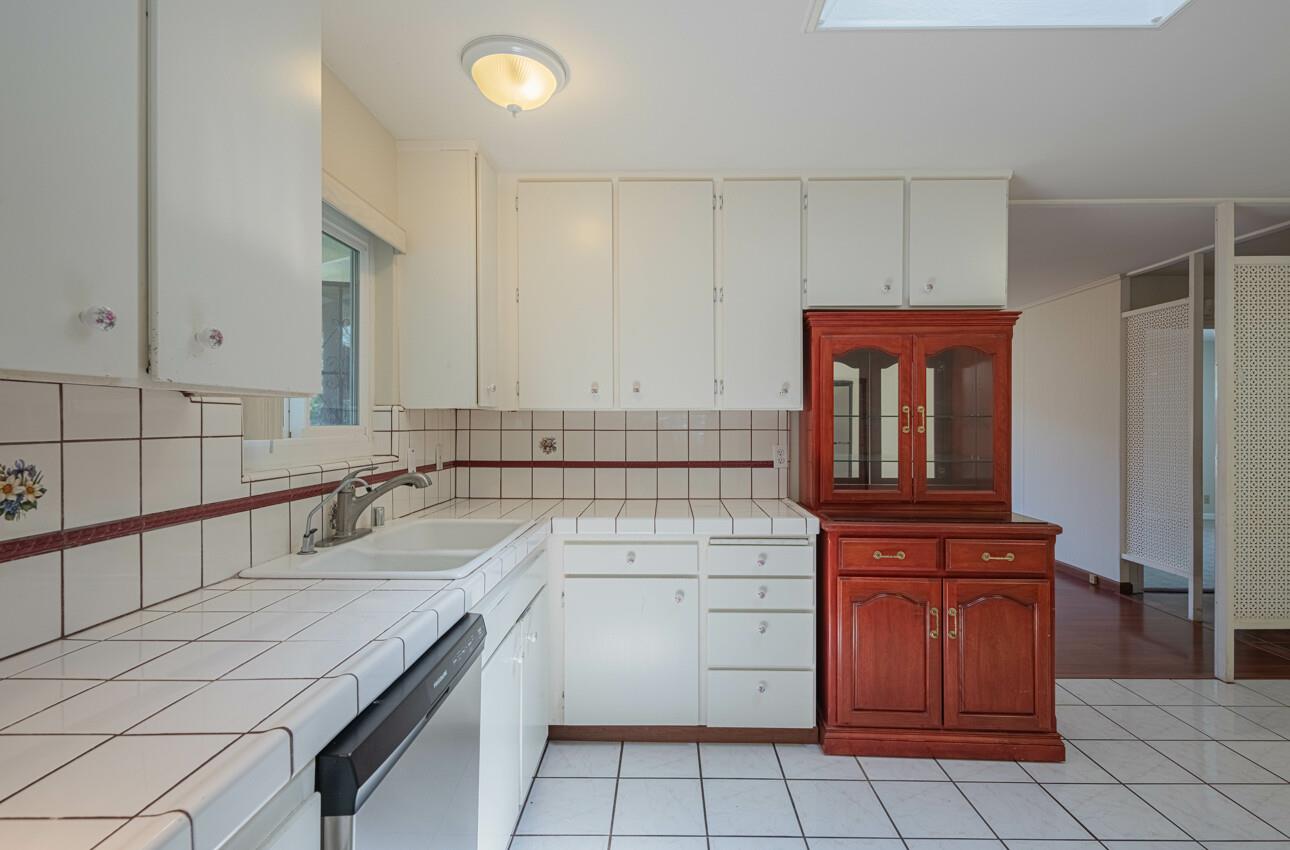 Detail Gallery Image 10 of 35 For 658 Los Coches Ave, Salinas,  CA 93906 - 3 Beds | 2 Baths
