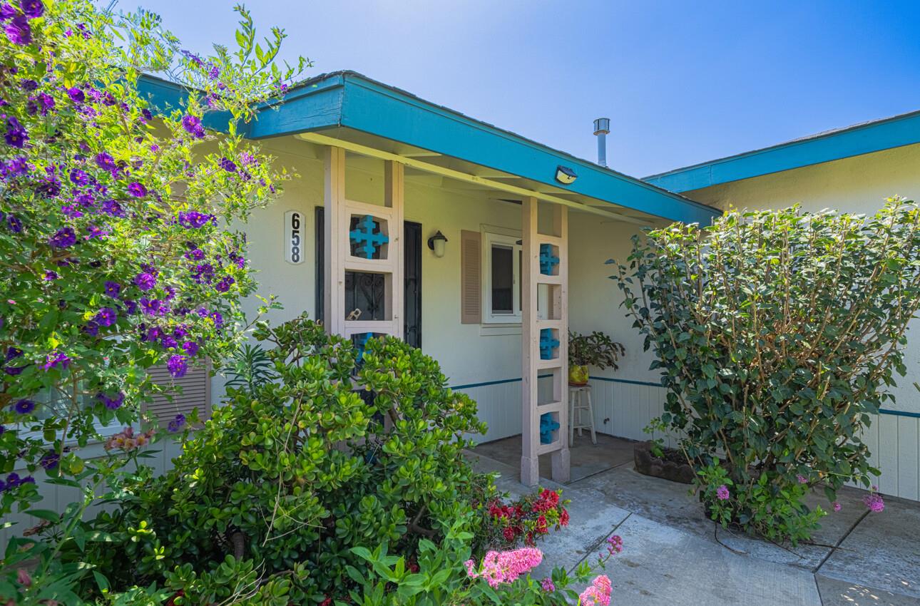 Detail Gallery Image 3 of 35 For 658 Los Coches Ave, Salinas,  CA 93906 - 3 Beds | 2 Baths