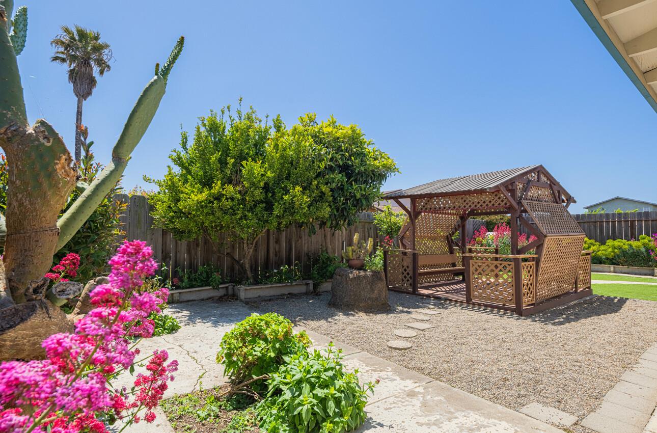 Detail Gallery Image 33 of 35 For 658 Los Coches Ave, Salinas,  CA 93906 - 3 Beds | 2 Baths