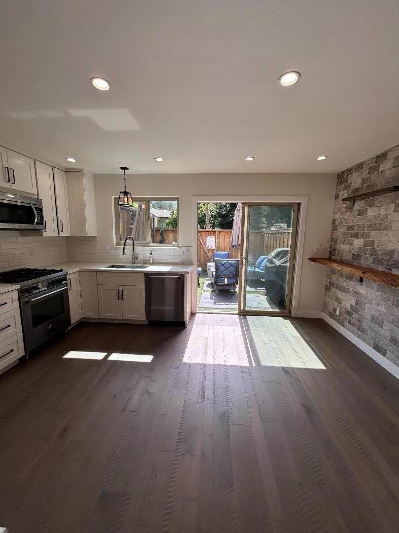 Detail Gallery Image 13 of 40 For 1231 Oddstad Blvd, Pacifica,  CA 94044 - 2 Beds | 1/1 Baths