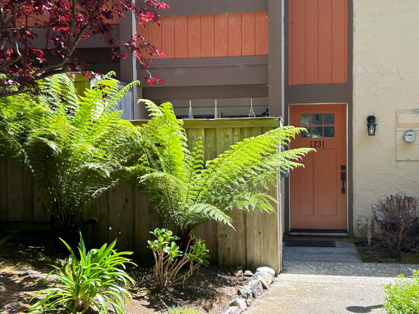 Detail Gallery Image 2 of 40 For 1231 Oddstad Blvd, Pacifica,  CA 94044 - 2 Beds | 1/1 Baths