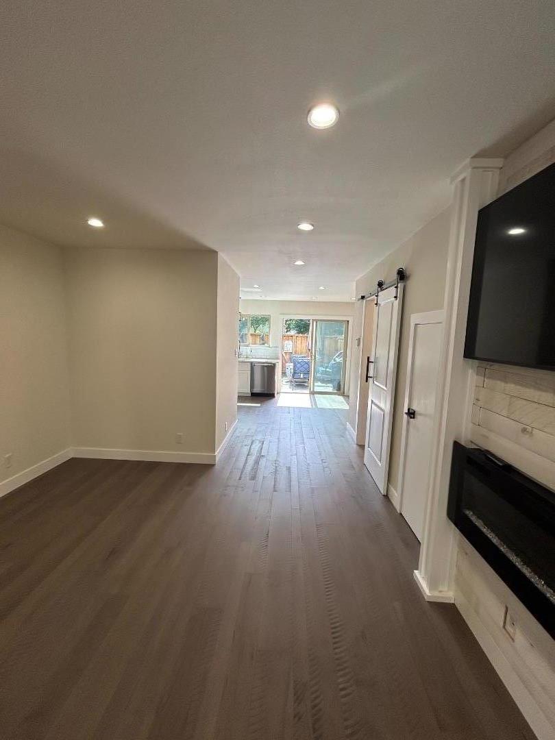 Detail Gallery Image 4 of 40 For 1231 Oddstad Blvd, Pacifica,  CA 94044 - 2 Beds | 1/1 Baths