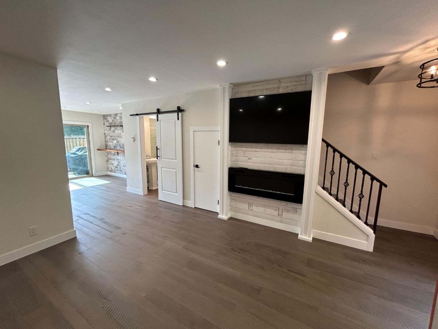 Detail Gallery Image 6 of 40 For 1231 Oddstad Blvd, Pacifica,  CA 94044 - 2 Beds | 1/1 Baths