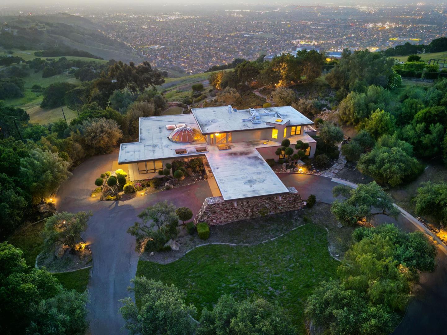 Detail Gallery Image 2 of 95 For 20753 Scenic Vista Dr, San Jose,  CA 95120 - 5 Beds | 4/1 Baths