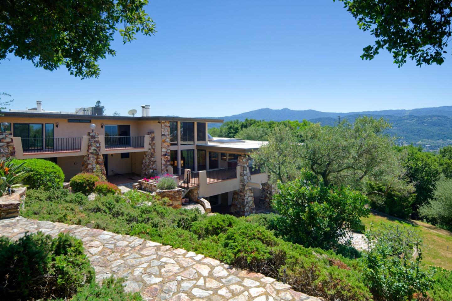Detail Gallery Image 76 of 95 For 20753 Scenic Vista Dr, San Jose,  CA 95120 - 5 Beds | 4/1 Baths