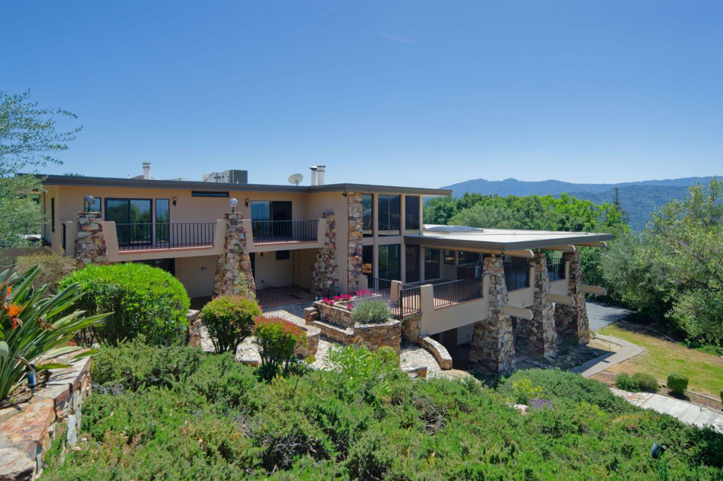 Detail Gallery Image 78 of 95 For 20753 Scenic Vista Dr, San Jose,  CA 95120 - 5 Beds | 4/1 Baths