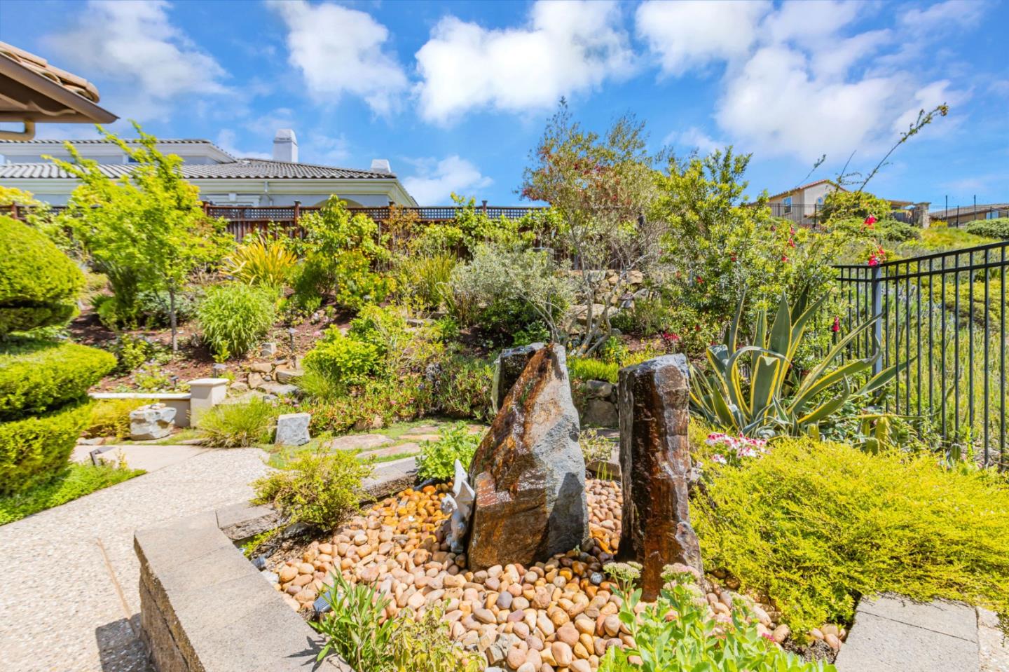 Detail Gallery Image 74 of 93 For 7 Stonebrae Rd, Hayward,  CA 94542 - 4 Beds | 4/1 Baths