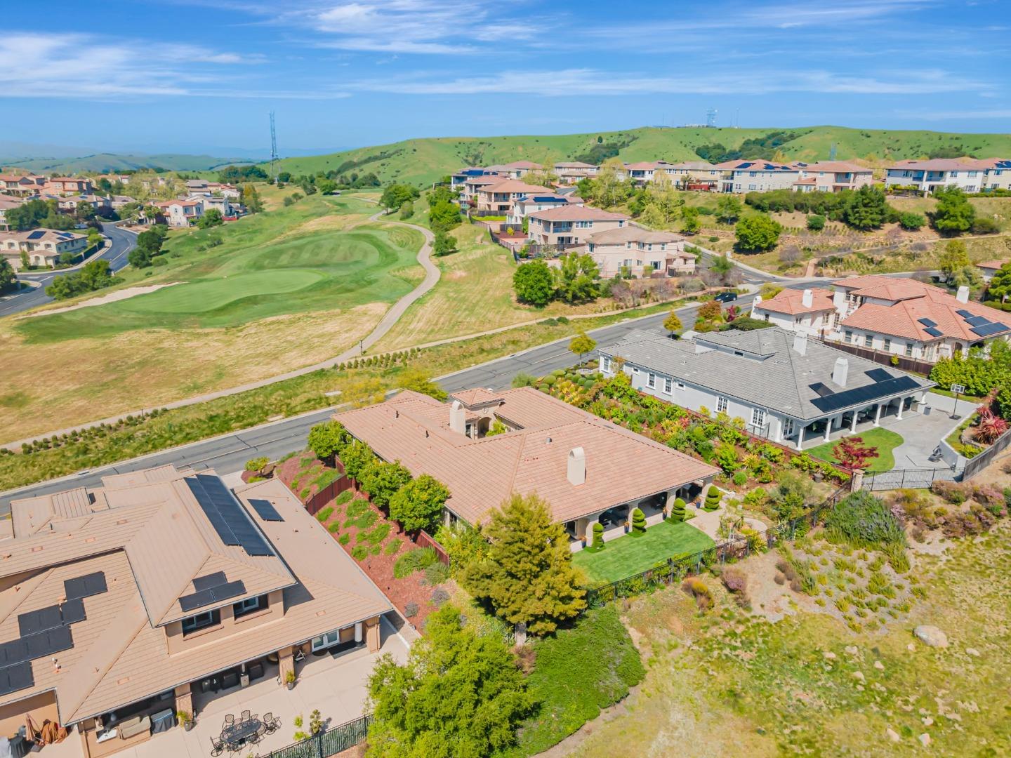 Detail Gallery Image 80 of 93 For 7 Stonebrae Rd, Hayward,  CA 94542 - 4 Beds | 4/1 Baths