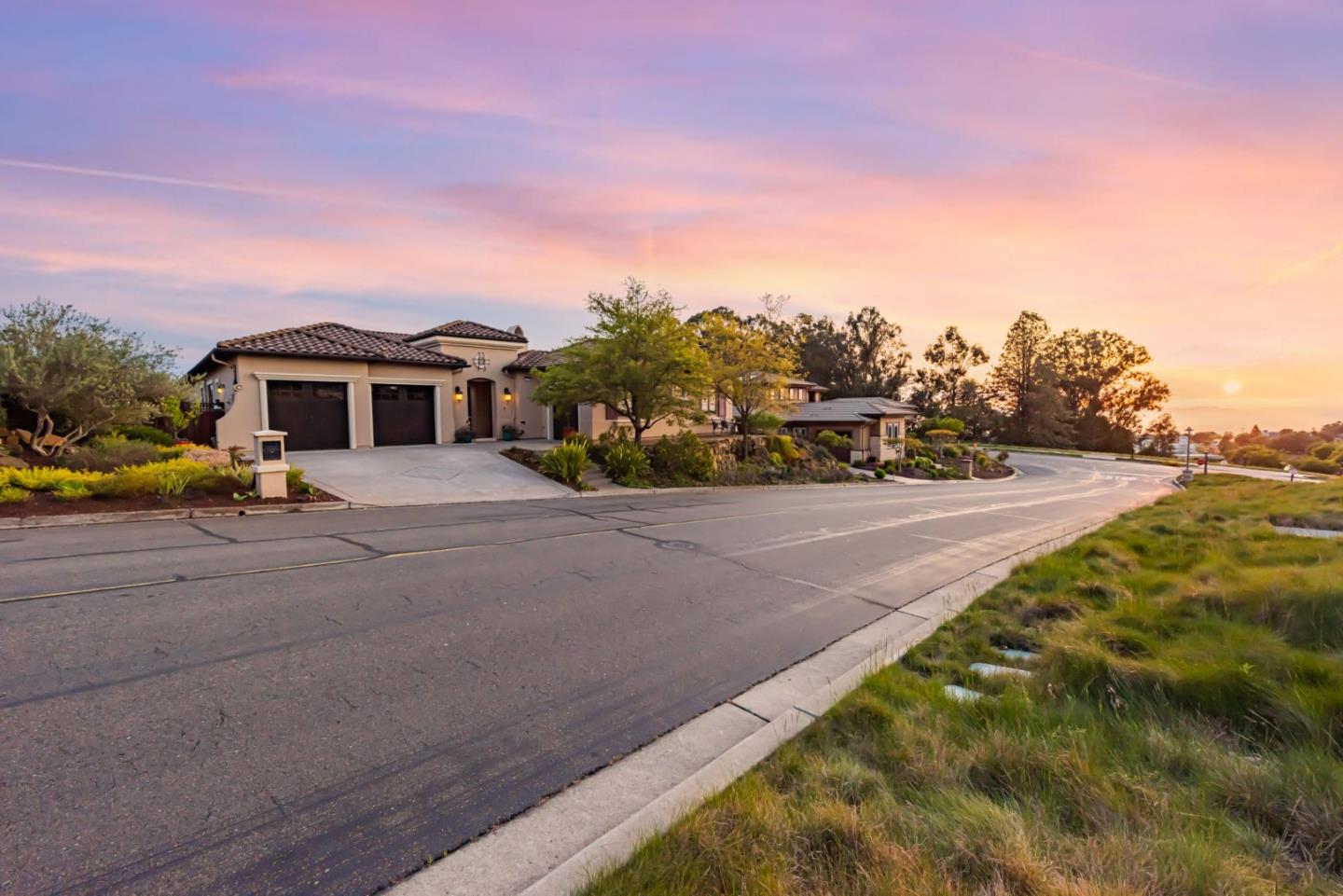 Detail Gallery Image 83 of 93 For 7 Stonebrae Rd, Hayward,  CA 94542 - 4 Beds | 4/1 Baths