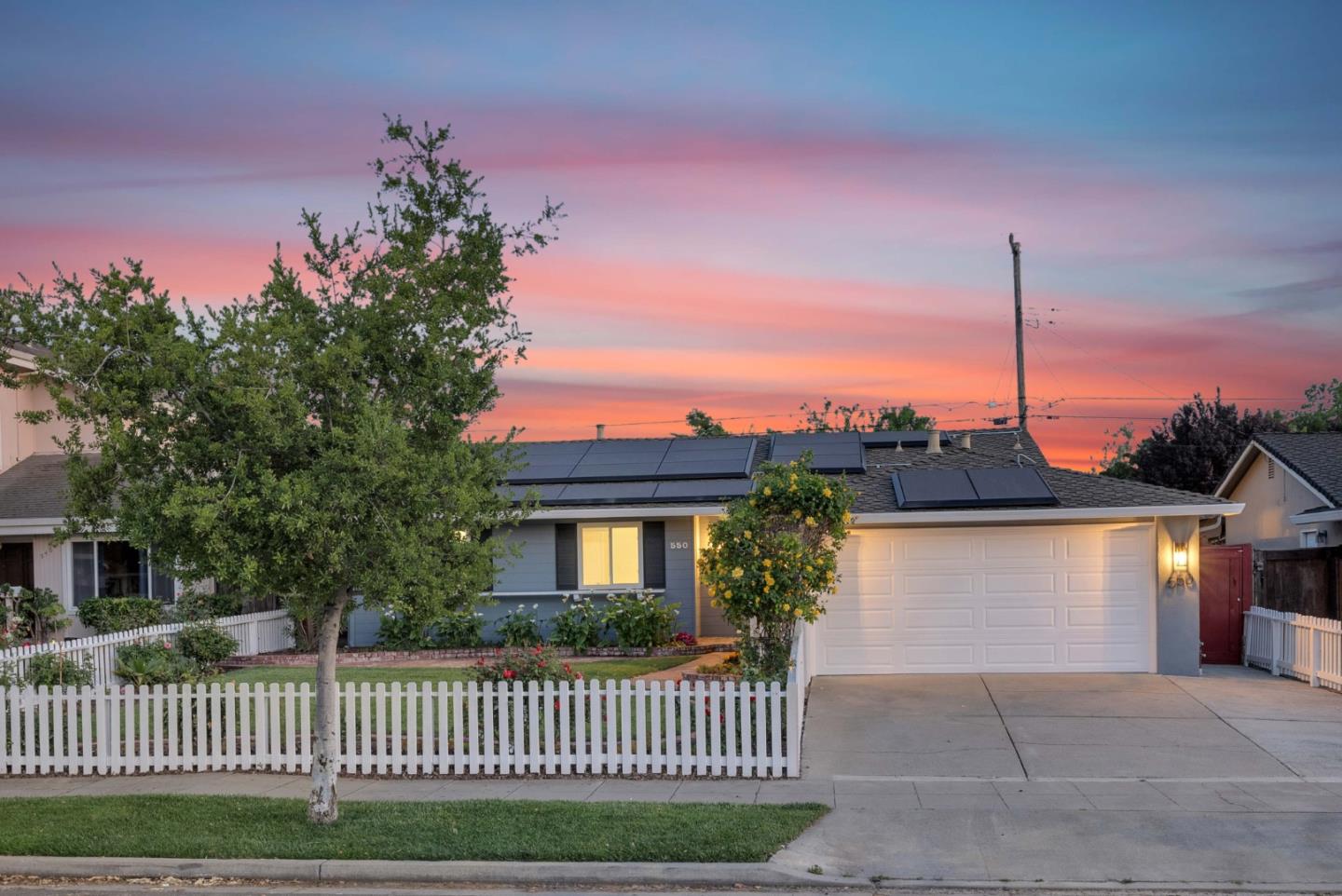 Detail Gallery Image 2 of 53 For 550 Calero Ave, San Jose,  CA 95123 - 3 Beds | 2 Baths